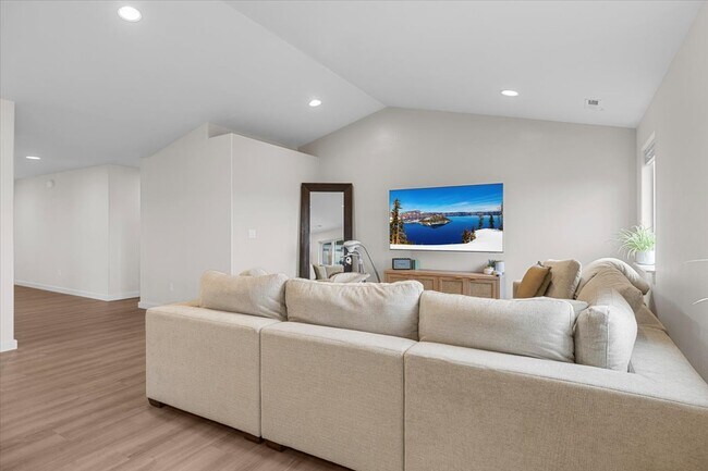 Building Photo - 3613 Carnelian St