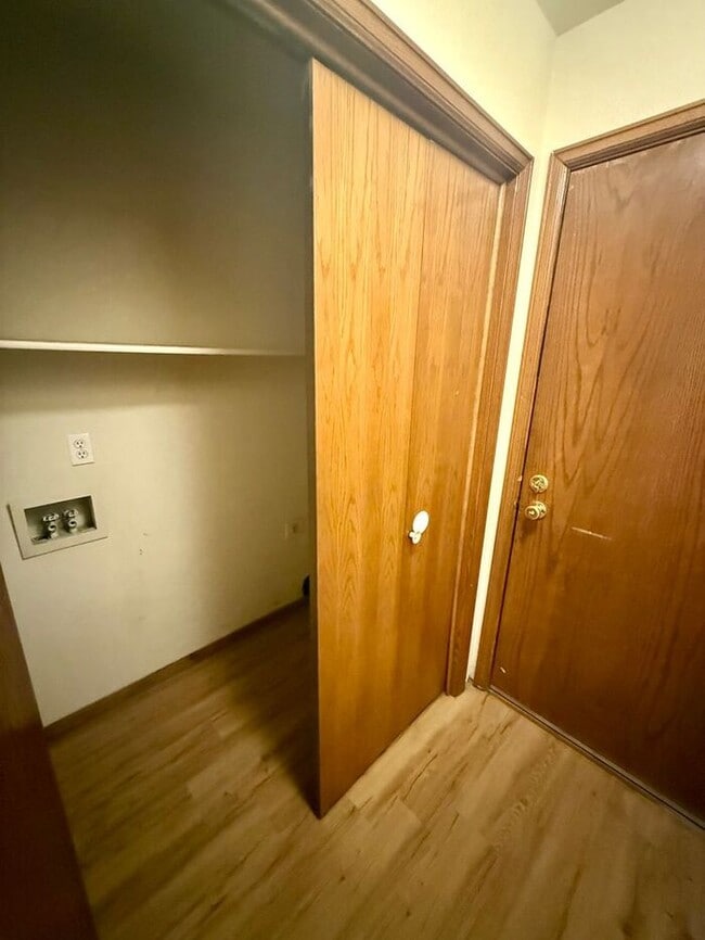 Building Photo - Beautifully Maintained 2 Bed, 2 Bath Ranch Style Townhome with 2 Car Garage in East Loveland