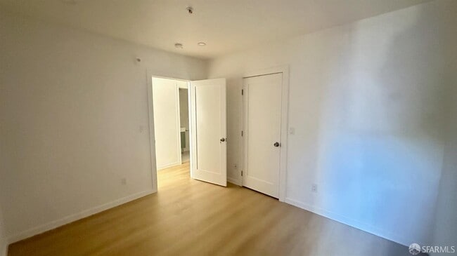 Building Photo - 1553 Leavenworth St
