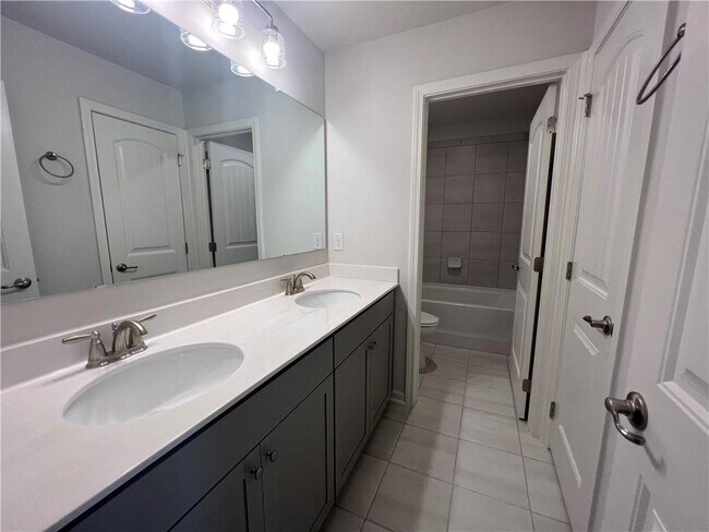 Building Photo - 7214 Whitewater Dr
