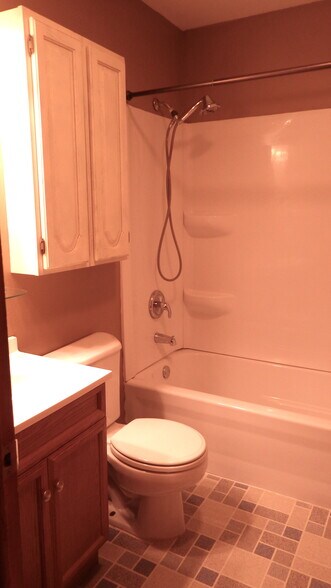 Building Photo - 9 Montana St