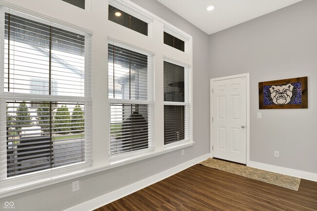 Building Photo - 1541 Lash St