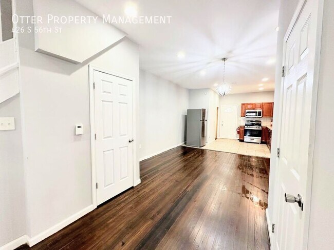 Building Photo - 426 S 56th St