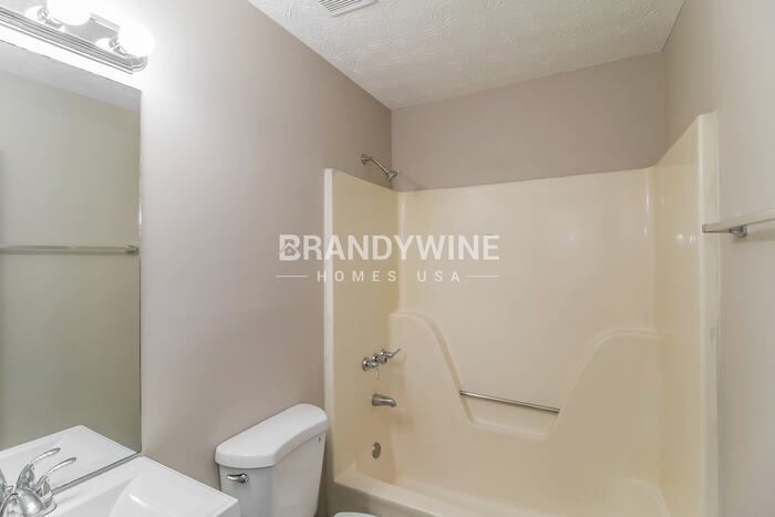 Building Photo - 6057 Dorchester Dr