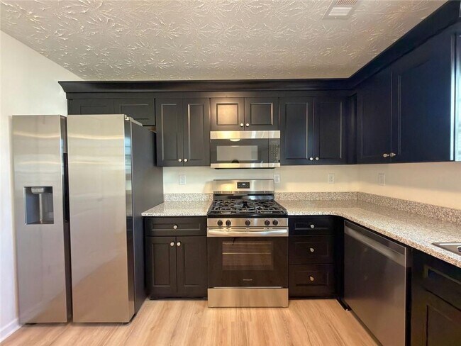 Building Photo - 2770 Austin Ridge Dr NE