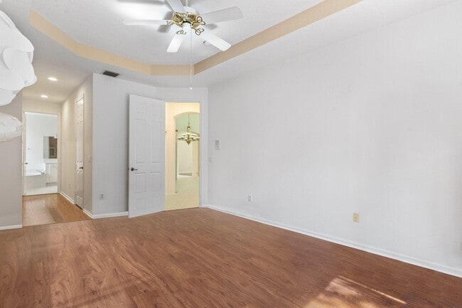 Building Photo - 6677 Southport Dr