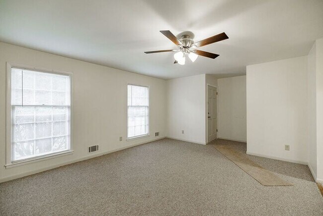 Building Photo - 162 Jockey Club Dr