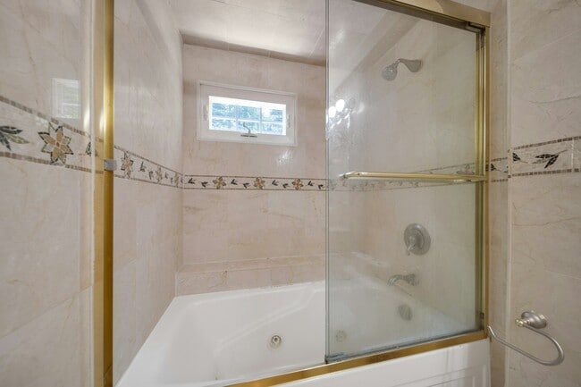 Building Photo - 68 Briarwood Ave