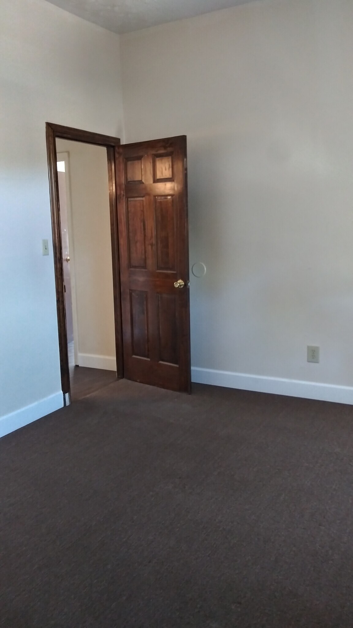 Building Photo - 325 McGregor Ave