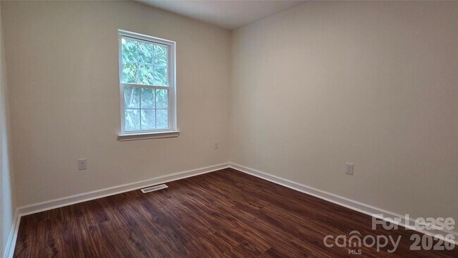 Building Photo - 151 Swink St SW
