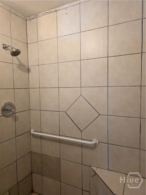 Building Photo - 312 W 5th St