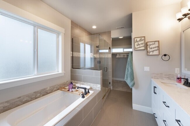 Building Photo - 72802 E Grand Bluff Loop