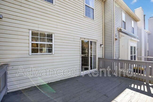 Building Photo - 339 Overlea Pl