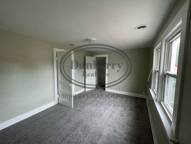 Building Photo - 931 Tiffin Ave
