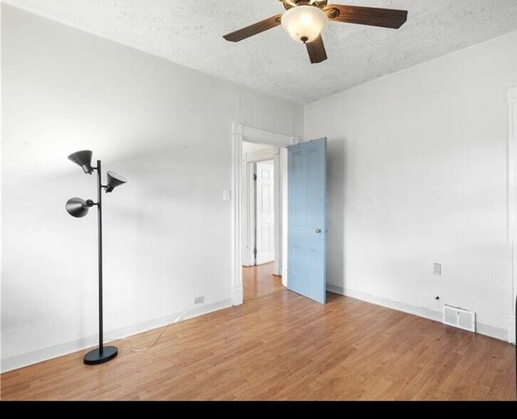 Building Photo - 310 Marsonia St