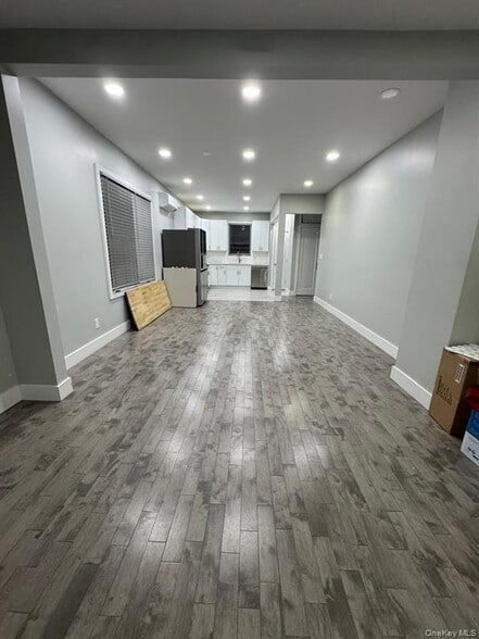 Building Photo - 588 W Broadway