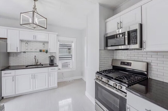 Building Photo - 67 Curtis Rd