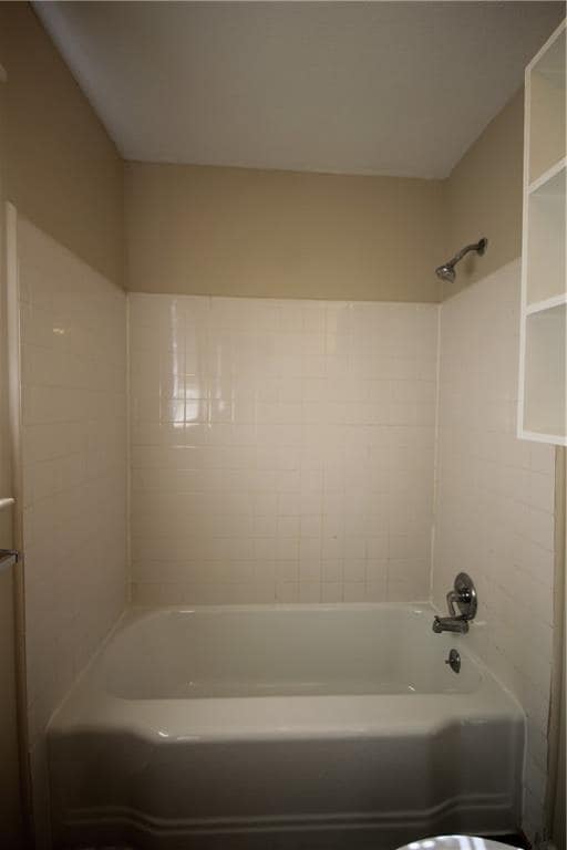 Building Photo - 3661 Pinehill Cir