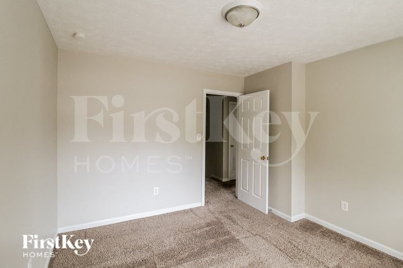 Building Photo - 1739 Killian Hill Rd SW