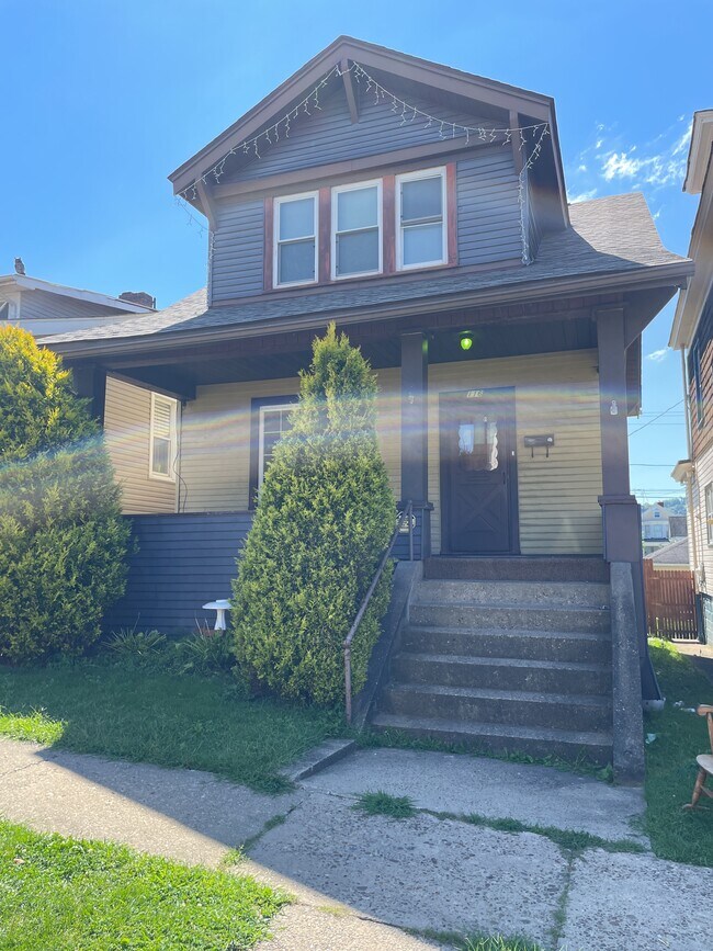 Primary Photo - 116 N 20th St