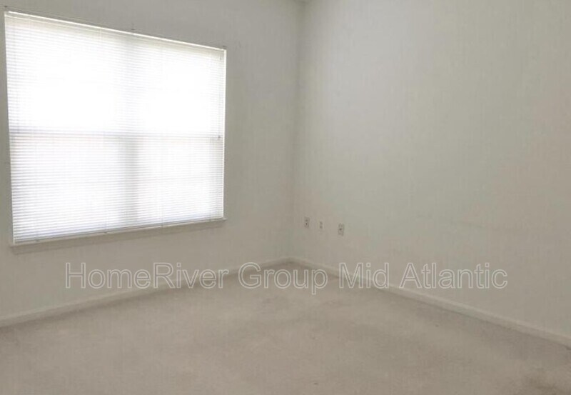 Building Photo - 545 Ensemble Ct