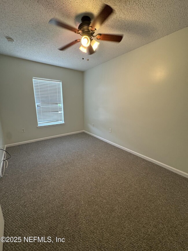 Building Photo - 454 Sherwood Oaks Dr