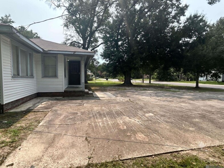 Building Photo - 6034 Prescott Rd