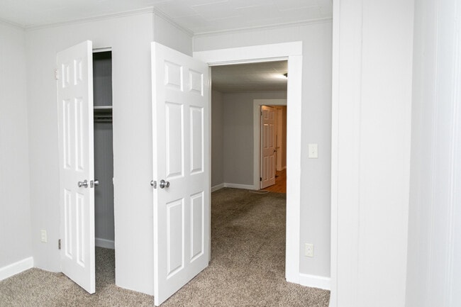 Building Photo - 508 Robbins Ave NW