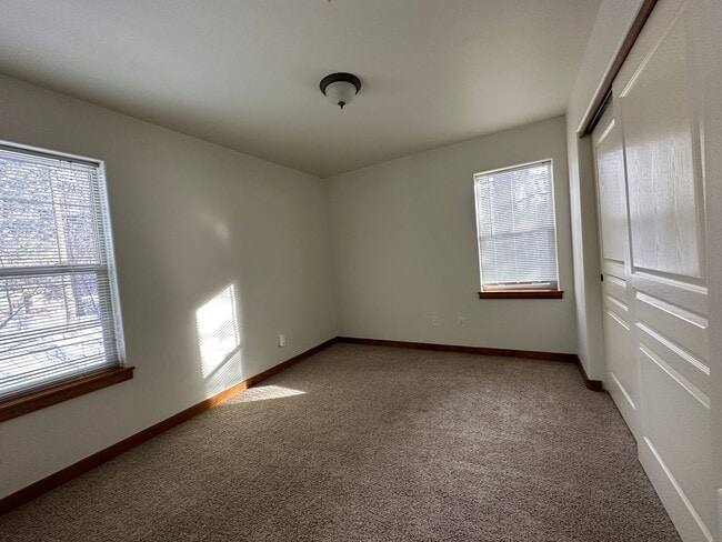 Building Photo - Peaceful 2-Bed Home on a Spacious 1-Acre Lot