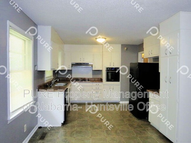 Building Photo - 5002 Ortega Cir NW