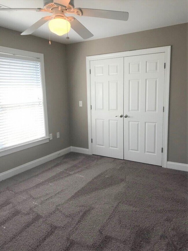 Building Photo - SHADY GROVES