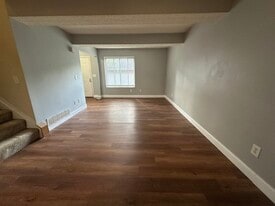 Building Photo - 7043 Muirfield Dr