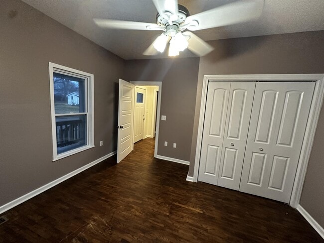 Building Photo - 111 Elm St