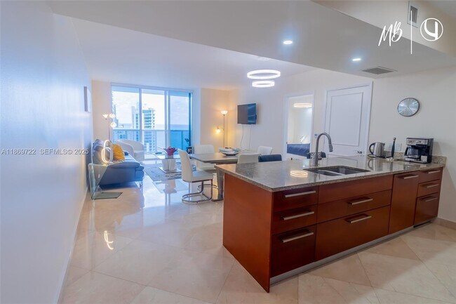 Building Photo - 1830 S Ocean Dr