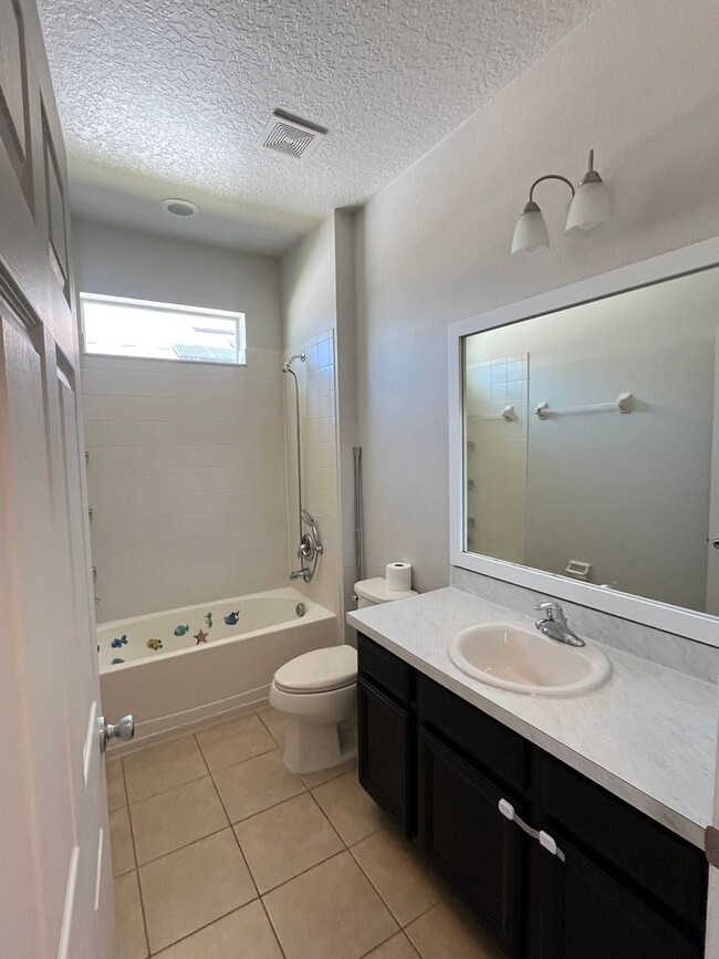 Building Photo - Spacious 4-Bed Home in Carlisle Grand