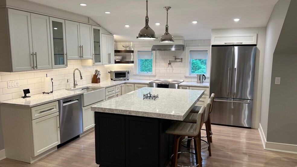 Full Kitchen - 15 Broadway