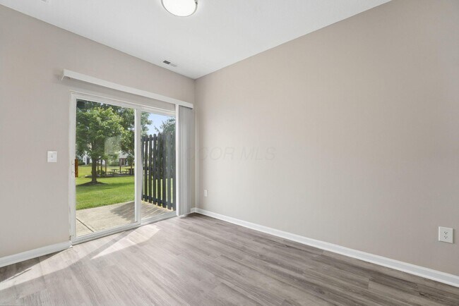 Building Photo - 2018 River Rock Way
