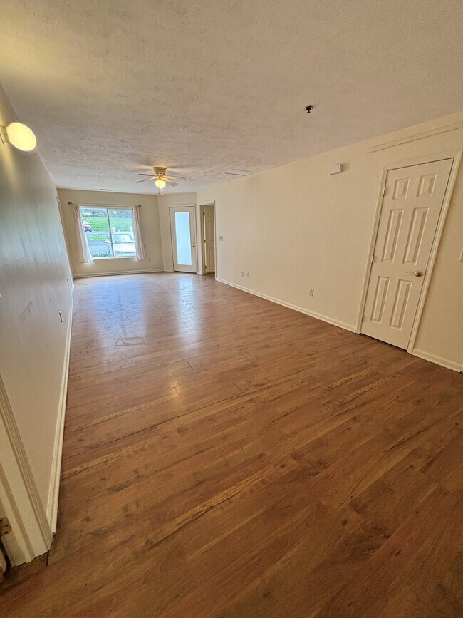 Building Photo - 1101 University Commons Dr