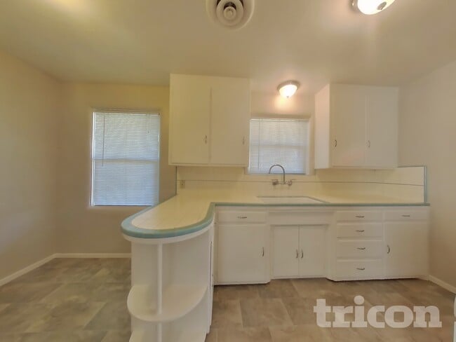 Building Photo - 342 Camellia Way