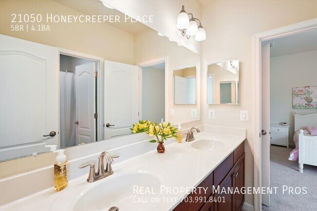 Building Photo - 21050 Honeycreeper Pl