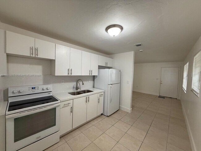 Building Photo - 1745 NW 47th Terrace