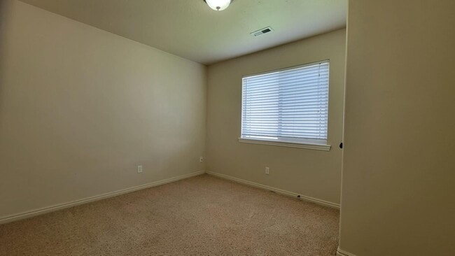 Building Photo - Gorgeous Eagle Mountain Condo!