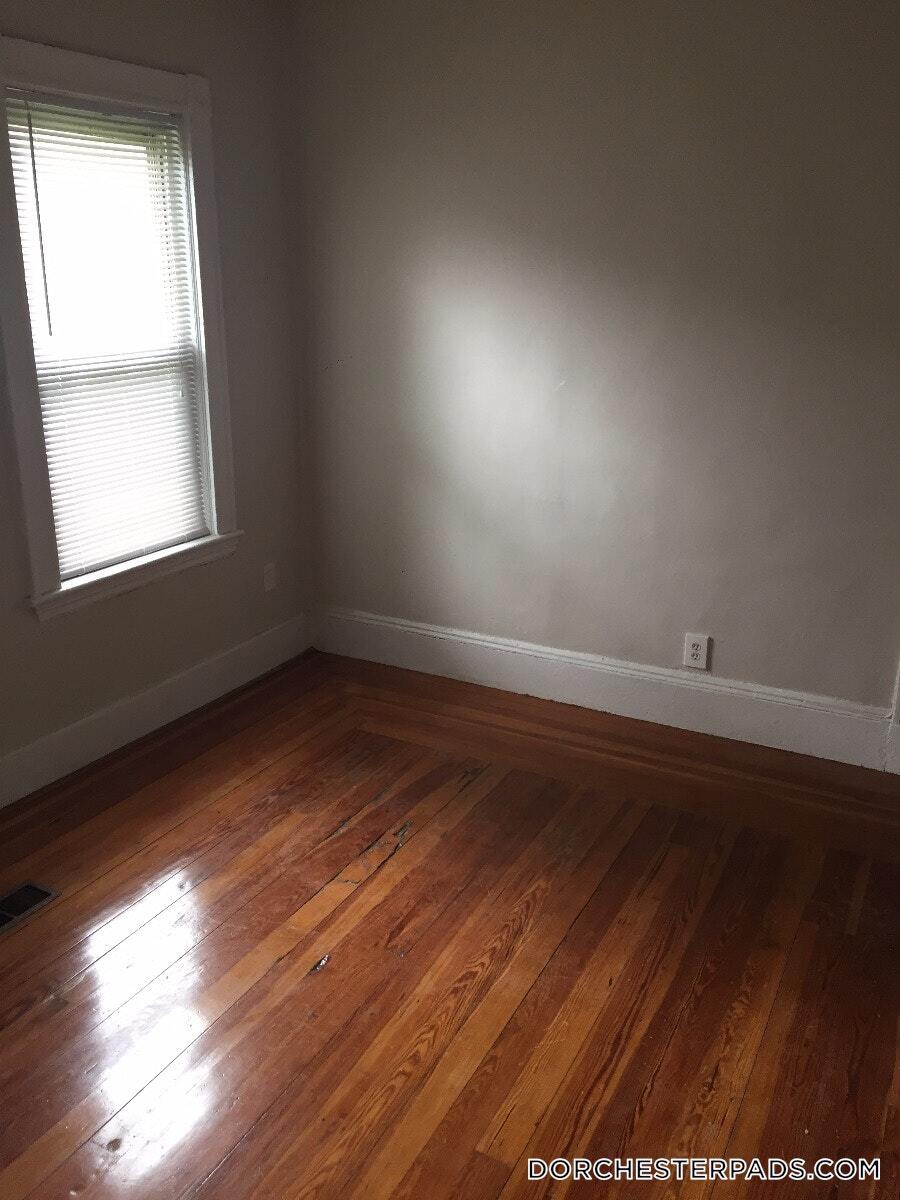 Building Photo - 10 Wave Ave