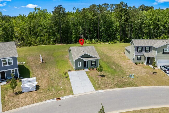 Building Photo - 450 Castillo Dr