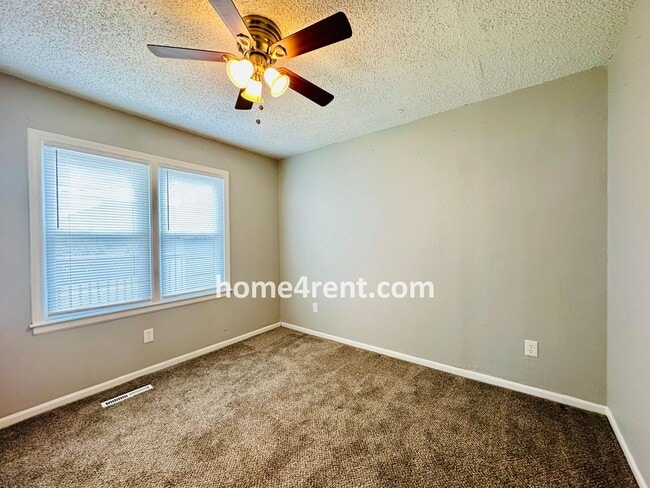 Building Photo - Cozy, Ranch Style Home w/ Stainless Steel ...