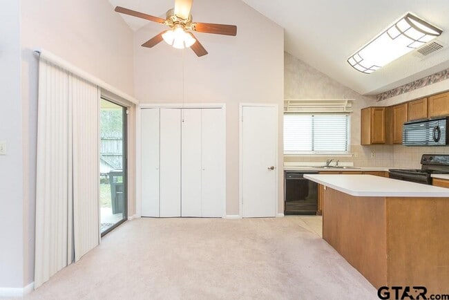 Building Photo - 1767 Eaglewood Drive