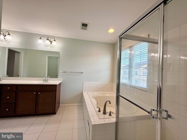 Building Photo - 3517 Sea Grass Ln