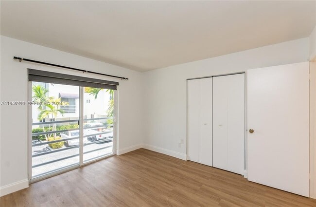 Building Photo - 2945 Bridgeport Ave