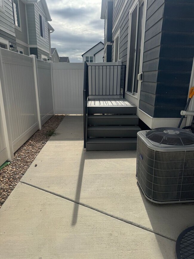 Building Photo - Beautiful Lehi townhome for rent!