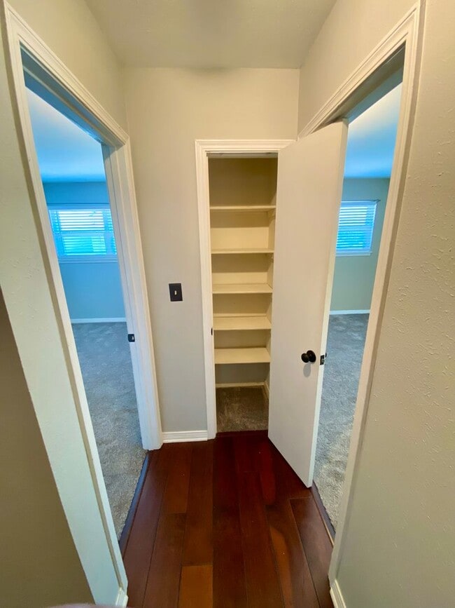 Building Photo - ** 3/1.5 RIVER OAKS CONDOMINIUM **